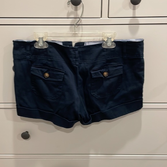 Navy chinos shorts. Medium. - Picture 2 of 2